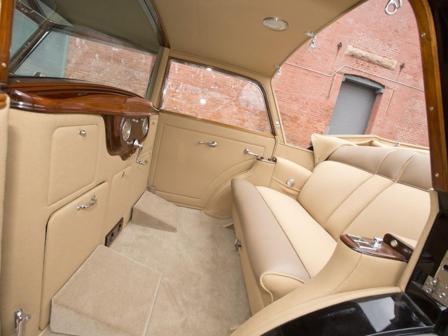  Packard Twelve All-Weather Cabriolet by Rollston 1938 года  (фото 5 из 14)